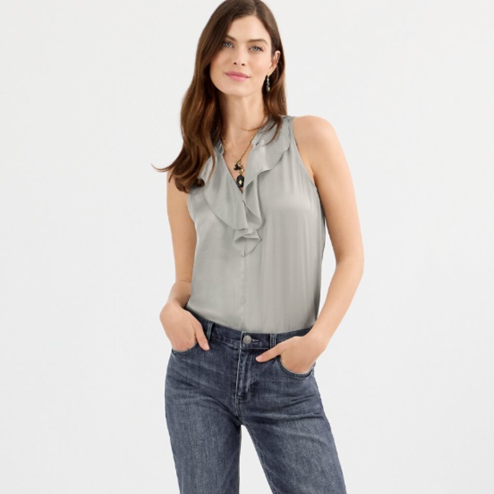 Cabi 2024 NWOT Showstopper Top, XS, gray/silver